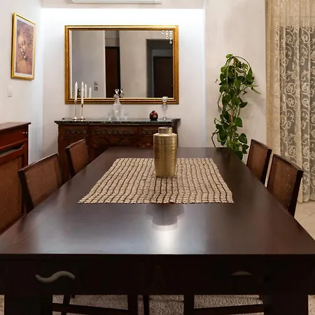 شقة Sunshine Retreat